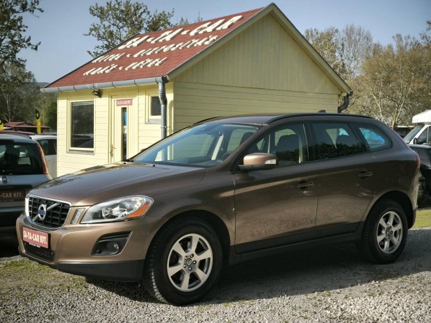 Volvo XC60 2.4 D [D5] Momentum Geartronic Vezet...